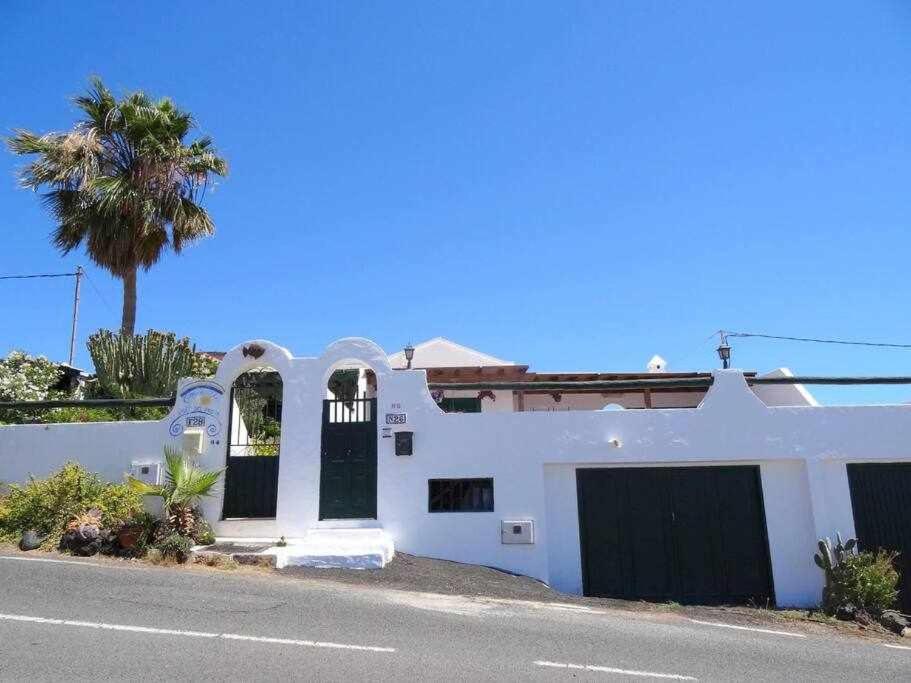 Casa Descanso Con Jacuzzi En Playa Quemada Exterior photo