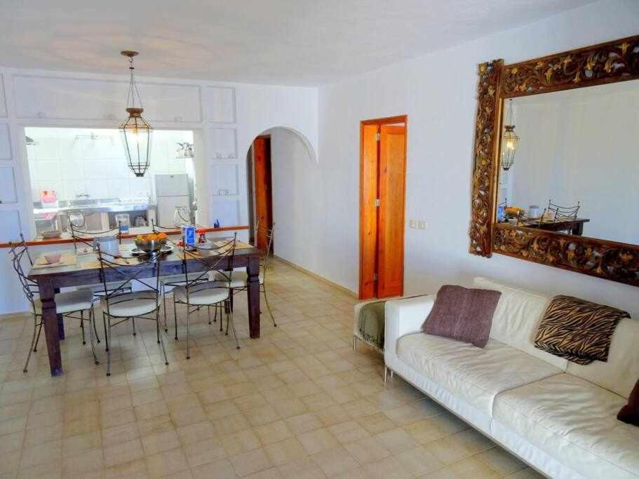 Casa Descanso Con Jacuzzi En Playa Quemada Exterior photo